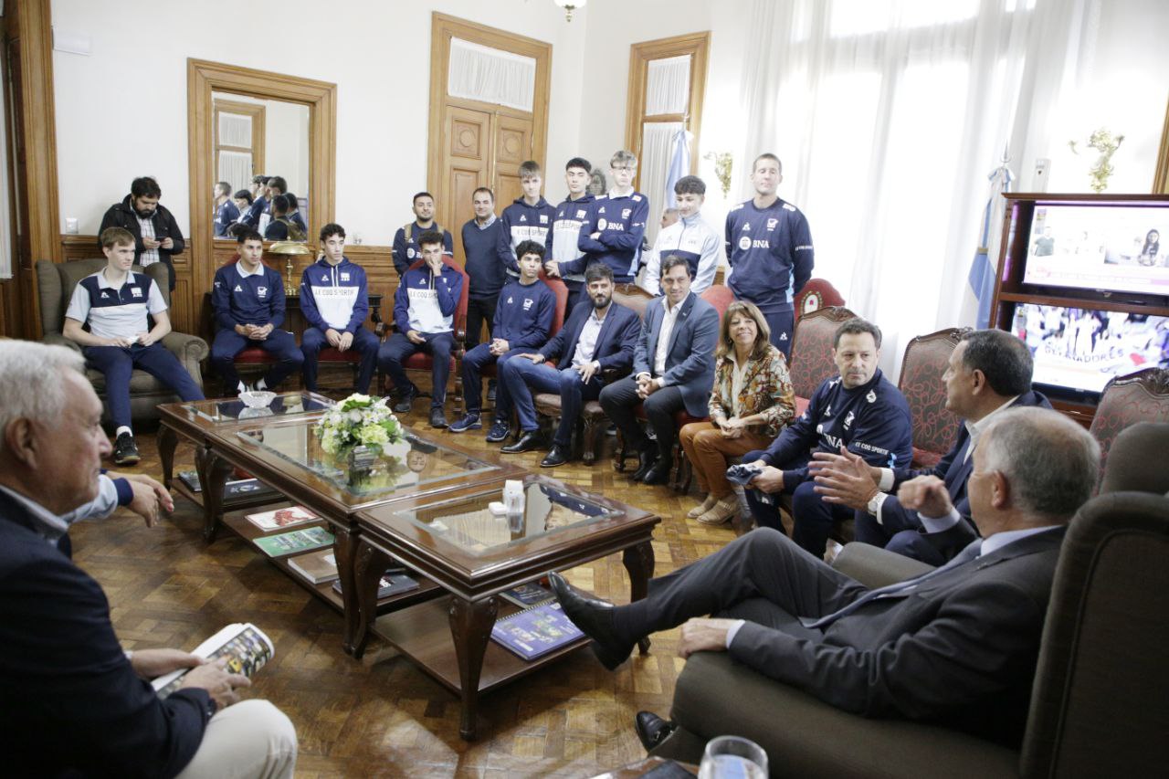 Reunion con la seleccion de voleibol